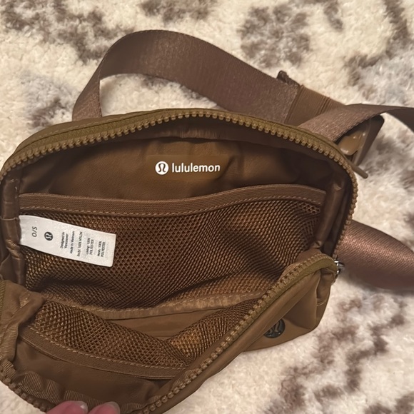 Lululemon Athletica Brown Belt Bag Compact and Durable - Picture 2 of 4